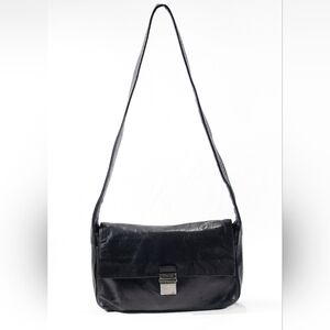 Perlina Elegant Black Leather Shoulder Bag